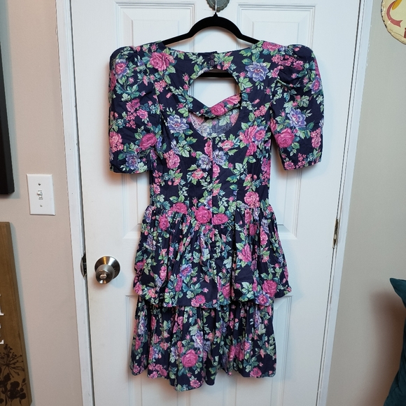 90s VTG Byer Too Floral Tiered Dress Drop Waist Keyhole Back Cottage Core 7 - Picture 6 of 9